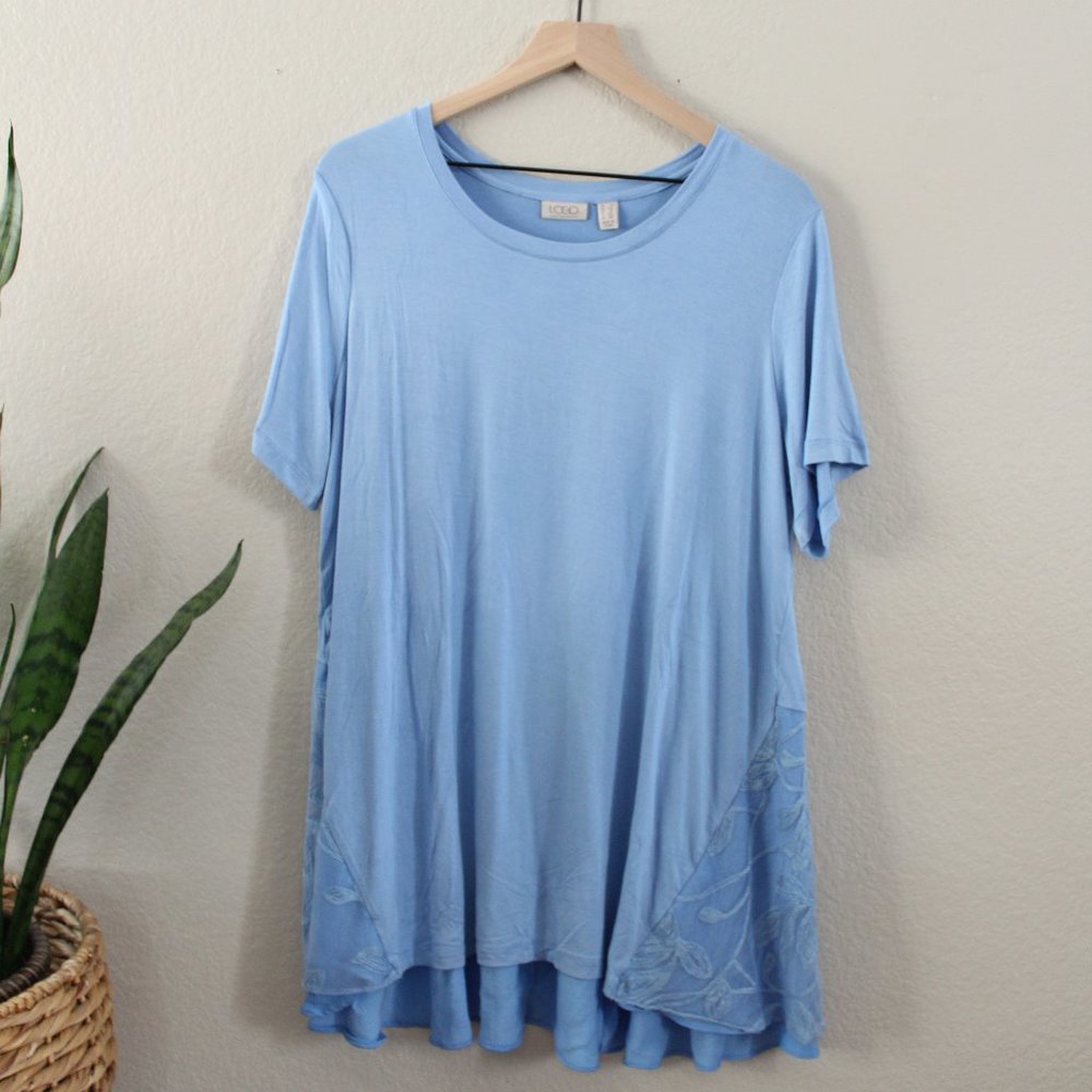 NWOT LOGO Lori Goldstein Knit Top Embroidered